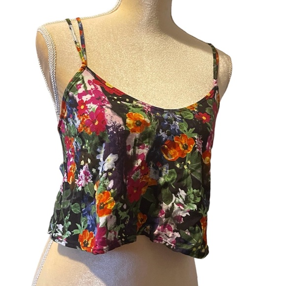 Top - Picture 5 of 10